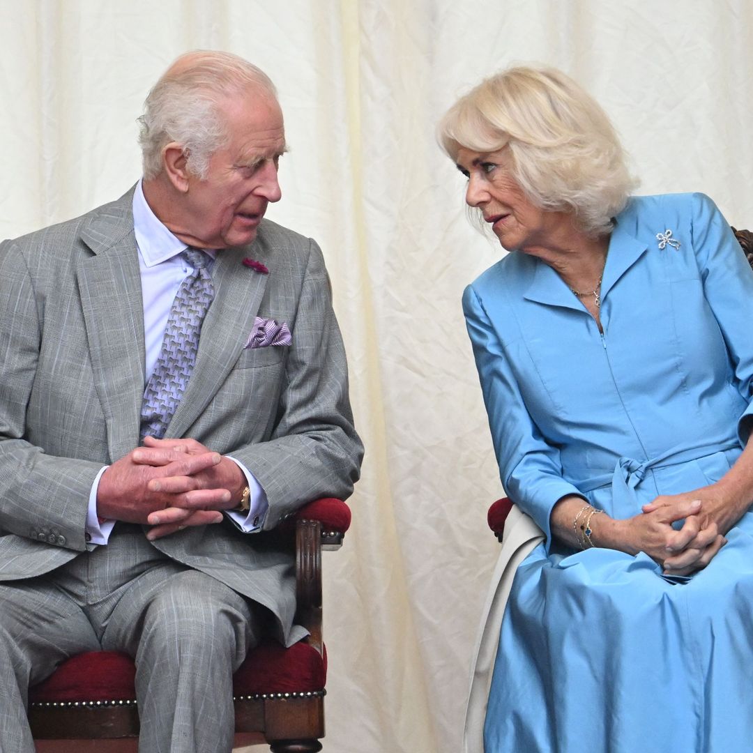 Tras el ataque a DonaldTrump, los reyes Carlos y Camilla son evacuados por una falsa alarma