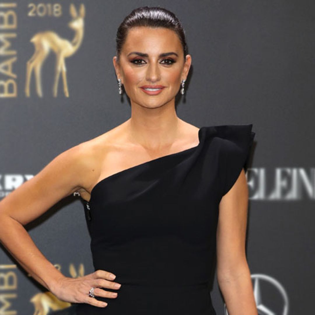 El vestido 'flamenco' con el que Penélope Cruz ha presumido de piernas en Berlín