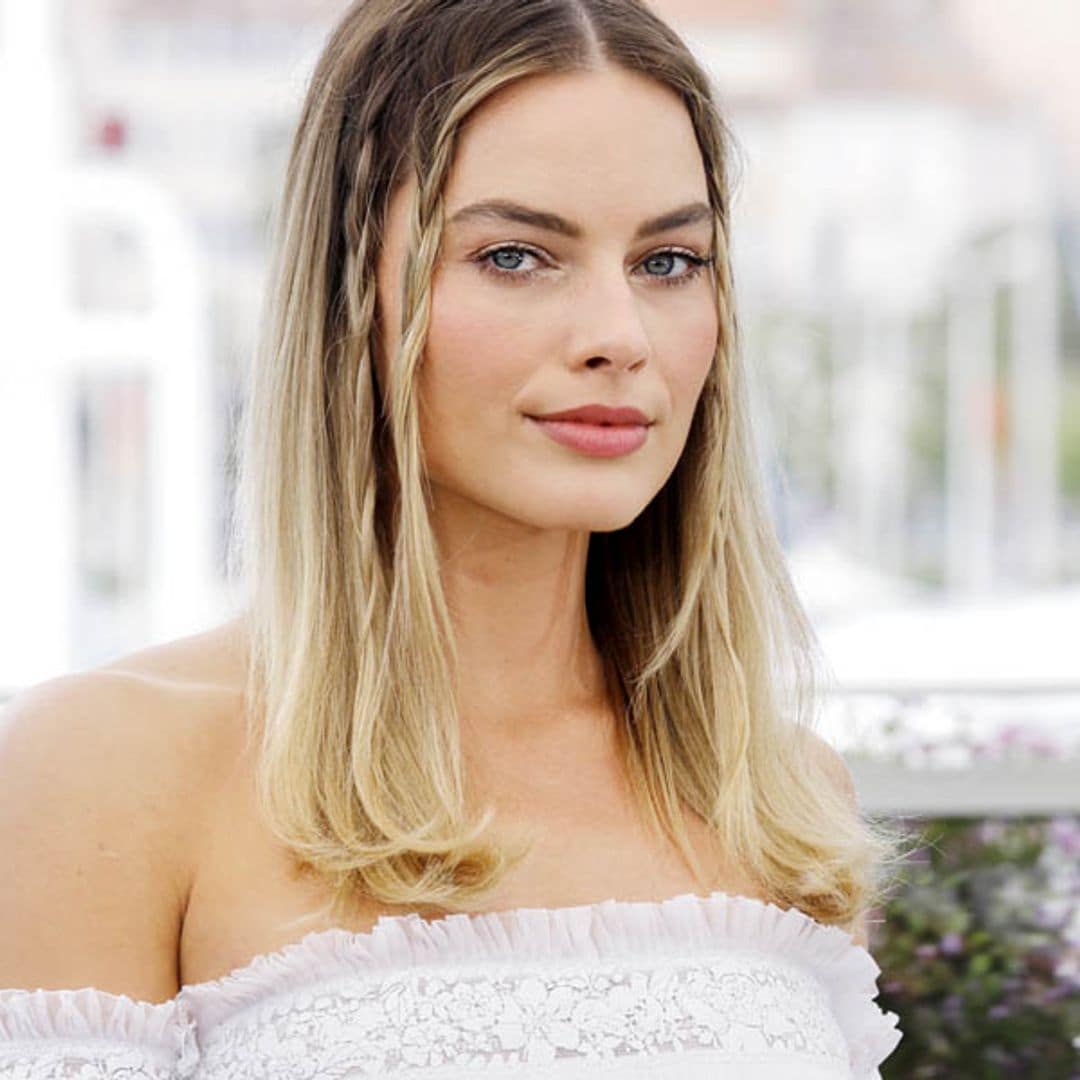 El peinado que resta años de Ester Exposito ya lo llevó Margot Robbie