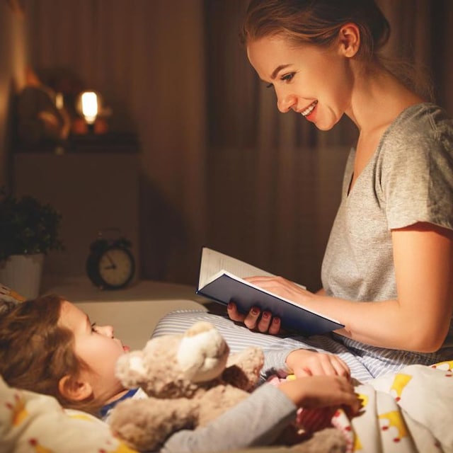 beneficios de leer un cuento de buenas noches con tus hijos 