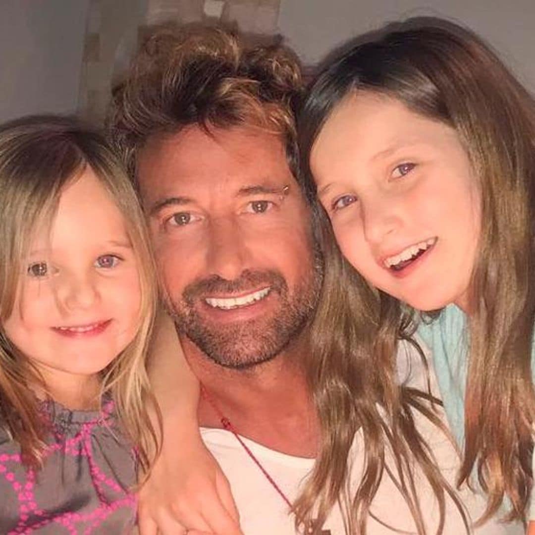 Gabriel Soto pone a prueba sus mejores pasos de baile junto a Elissa, su hija mayor