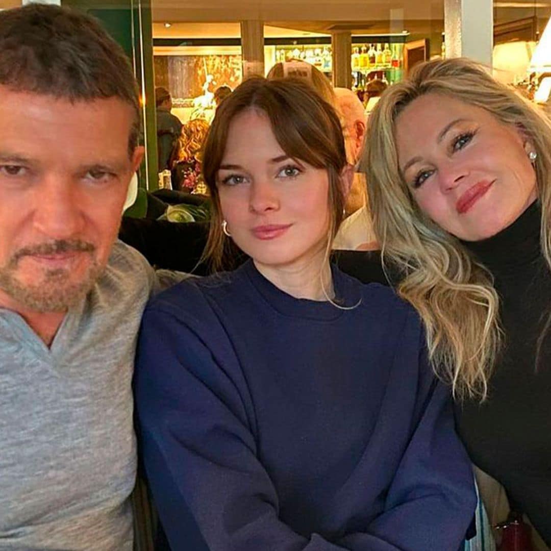 Antonio Banderas se reencuentra con Melanie Griffith y su hija Stella un día antes de los Oscar