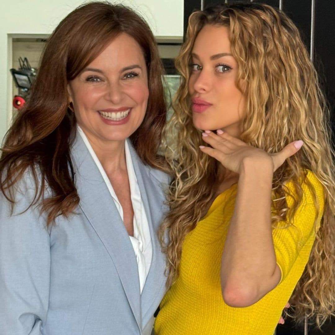 Candela Márquez y Silvia Marsó en el rodaje de la serie 'La Encrucijada'