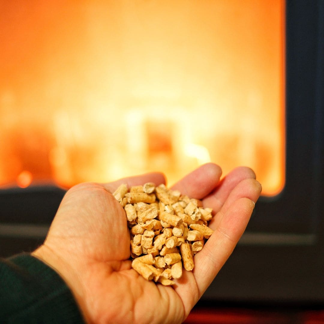 Calienta tu hogar con las estufas de pellets más recomendadas para el invierno