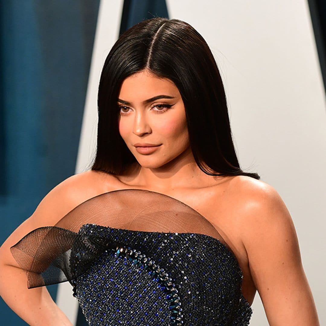 Kylie Jenner recupera su estilo más atrevido para celebrar los 25 años