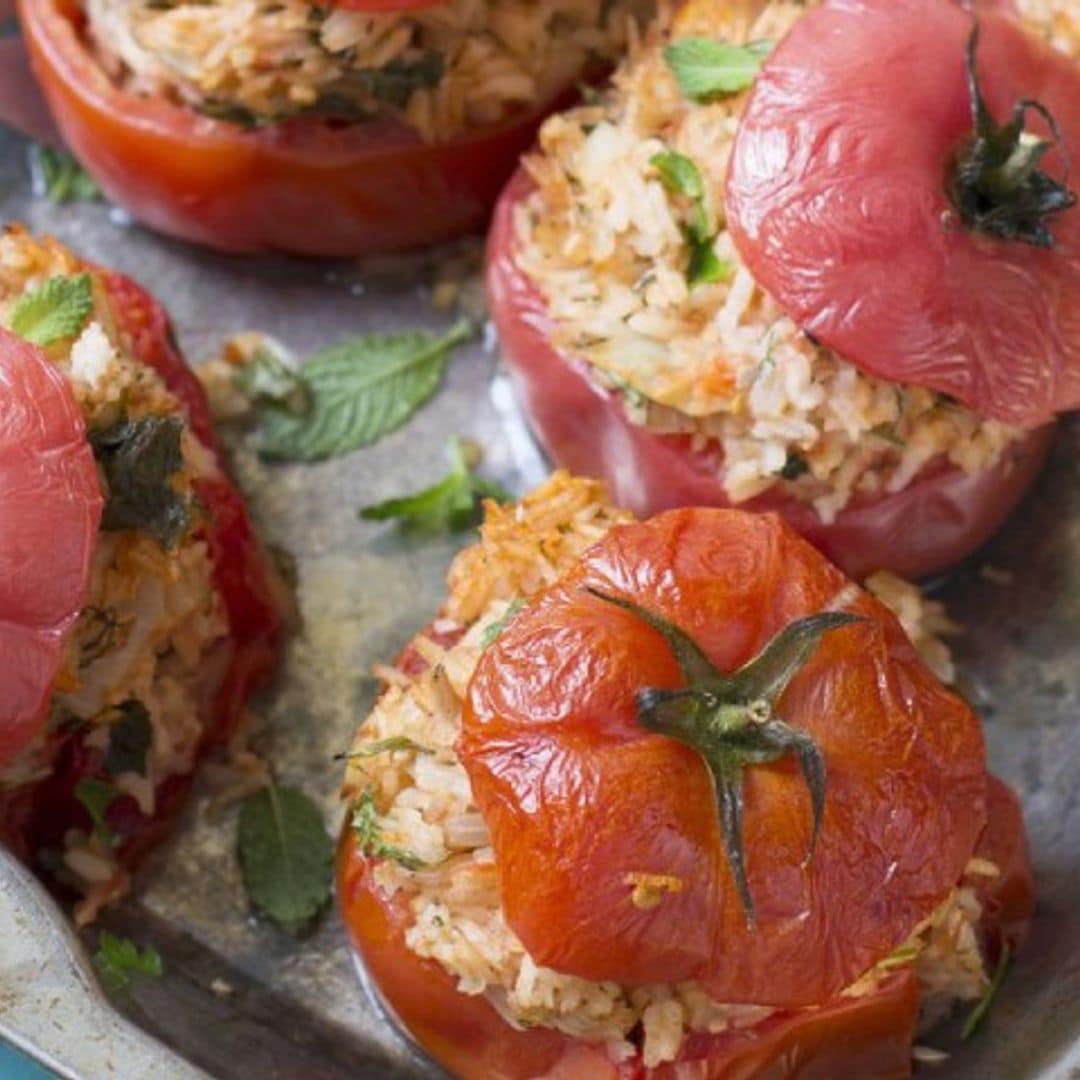 Tomates al horno relleno de arroz