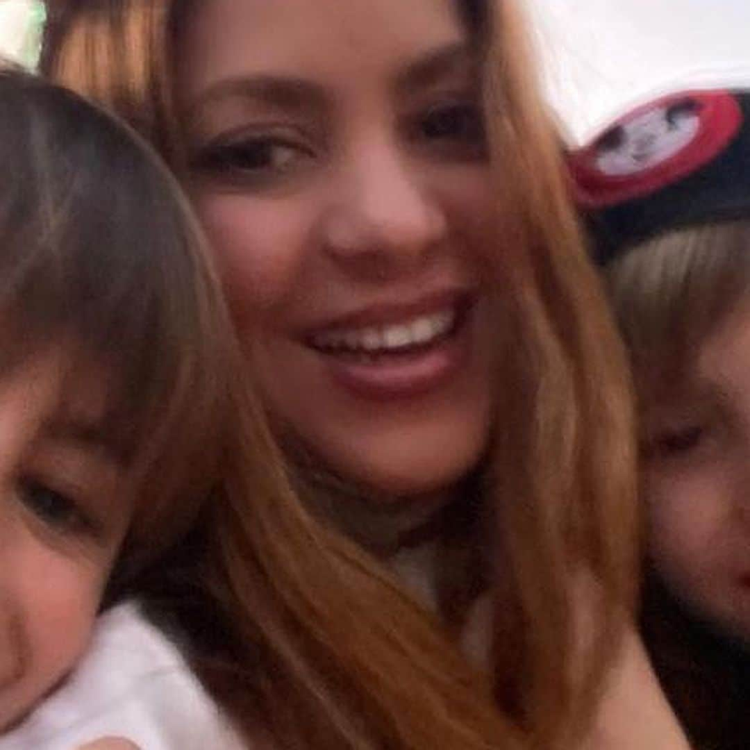 Shakira y sus hijos empiezan el año con una visita a Mickey Mouse