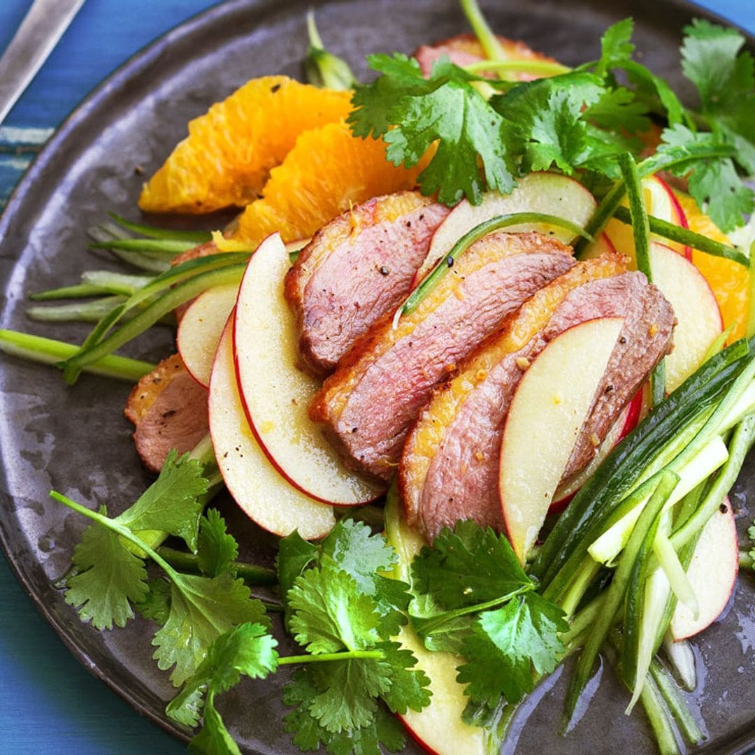 Ensalada de magret de pato, naranja y manzana