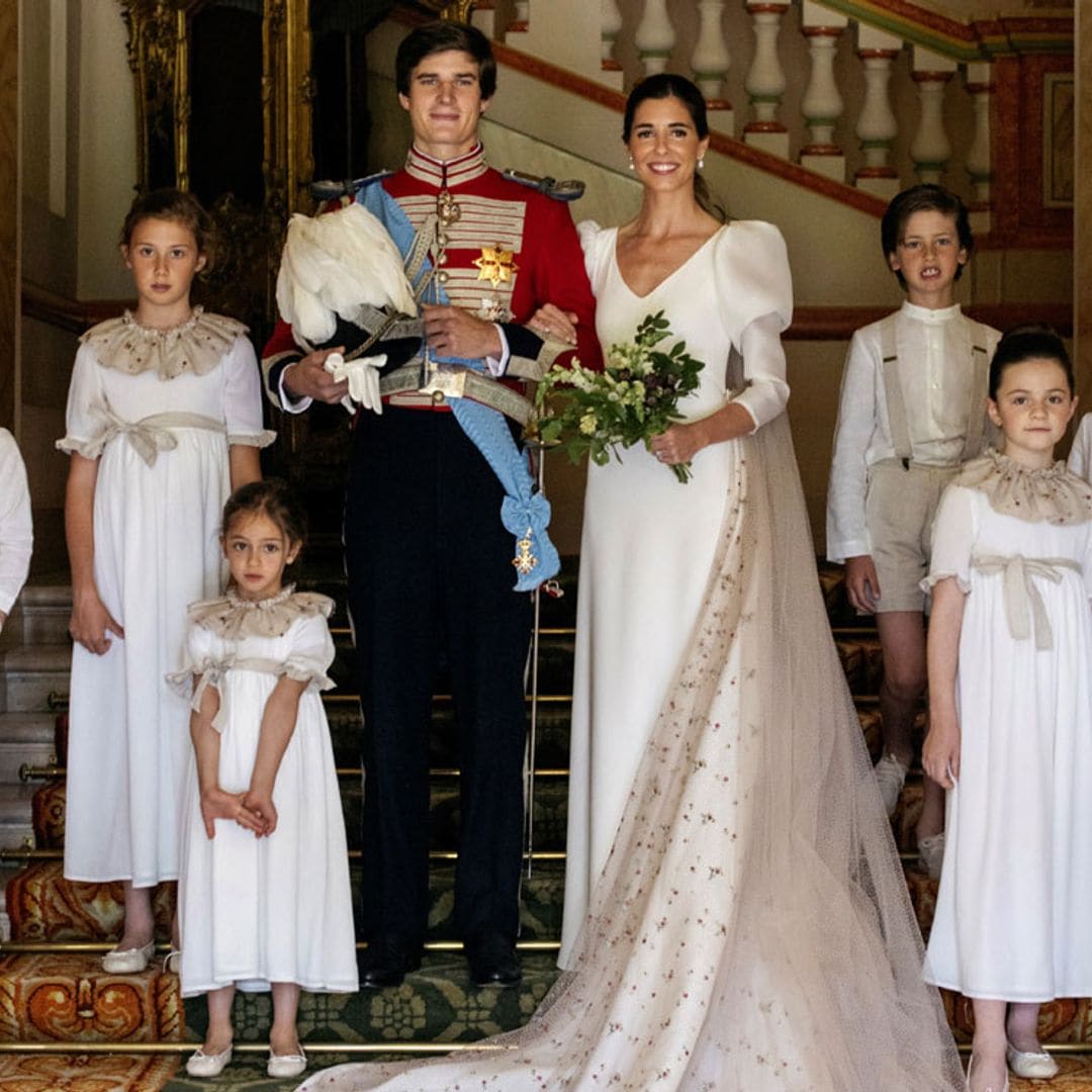 El mismo tul bordado, el precioso detalle que unió a los niños de arras con Belén Corsini