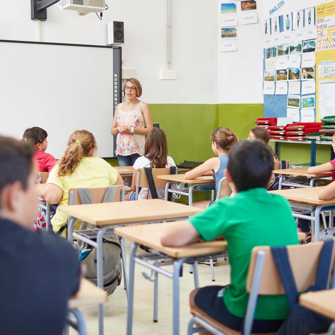 ¿Eliminar el horario intensivo como propone la OCDE? Esto es lo que opinan padres y profesores