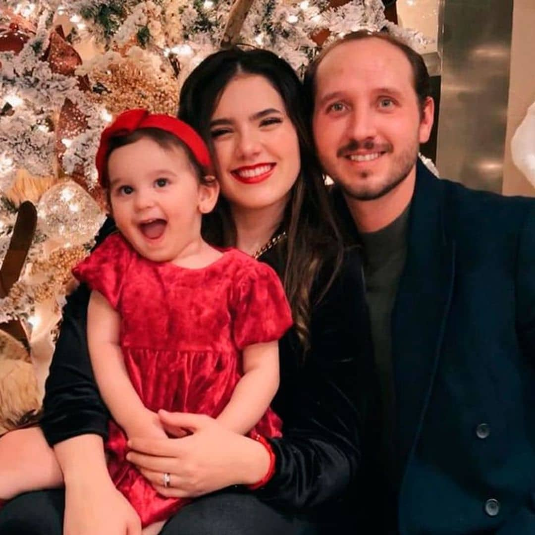 Camila Fernández y el posado de Navidad junto a su hija Cayetana y su esposo, Francisco Barba