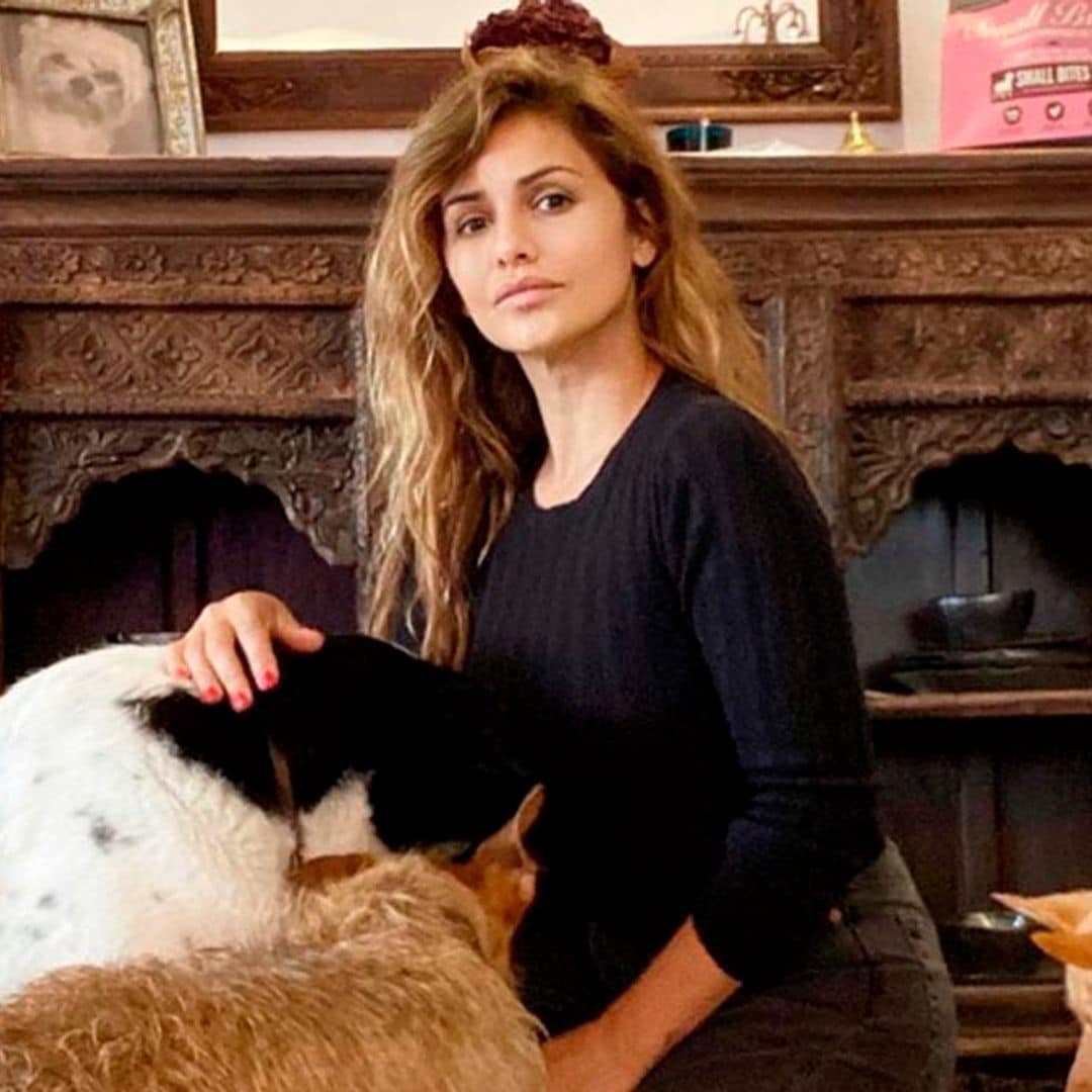 Feliz junto a su hija Antonella, sus 6 perros y en el campo: así es la vida de Mónica Cruz