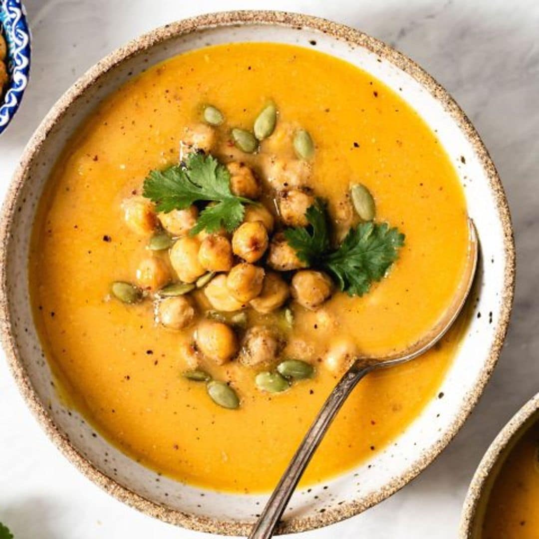 Crema de boniato con garbanzos crujientes