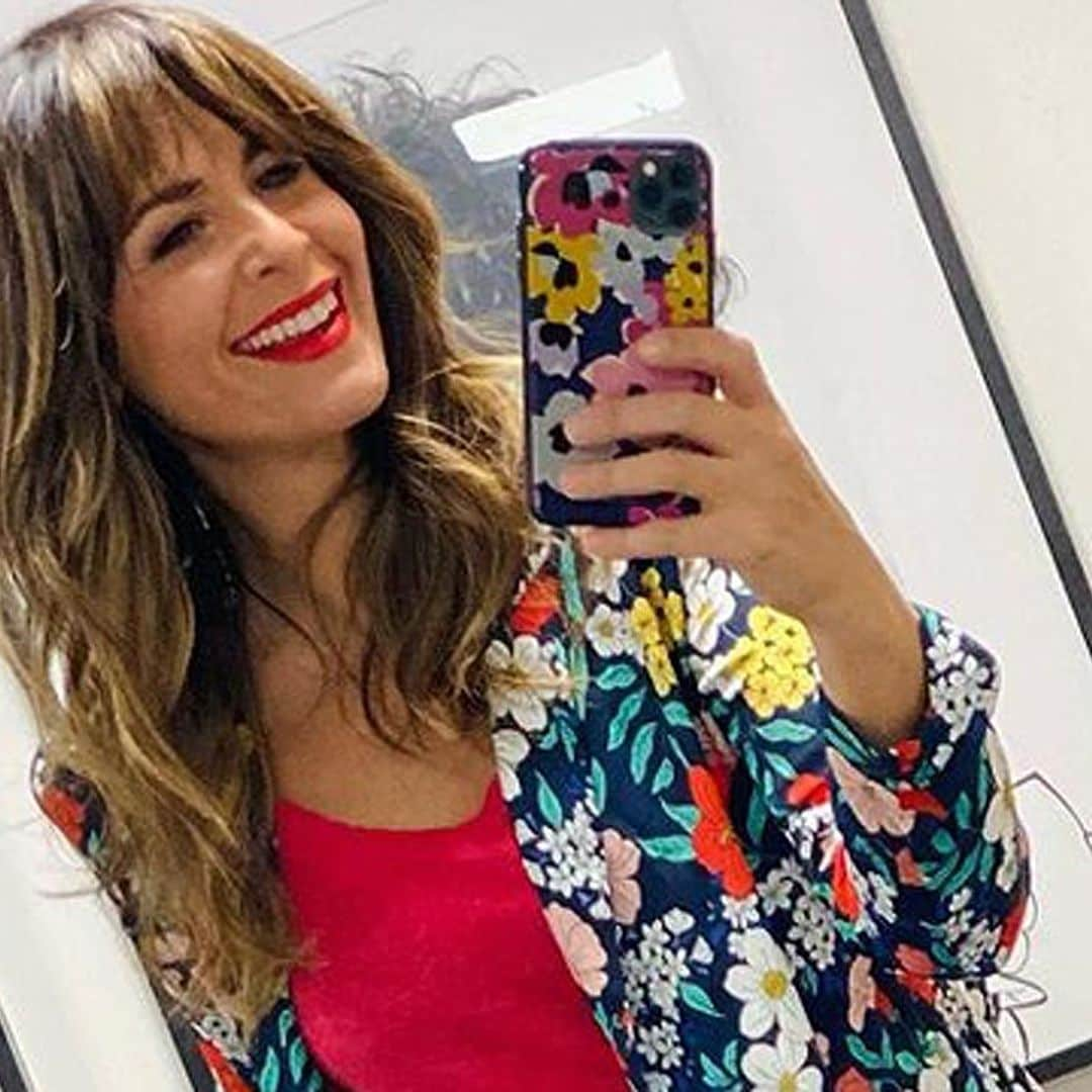 Nuria Roca arriesga y gana con su nuevo traje de flores asequible