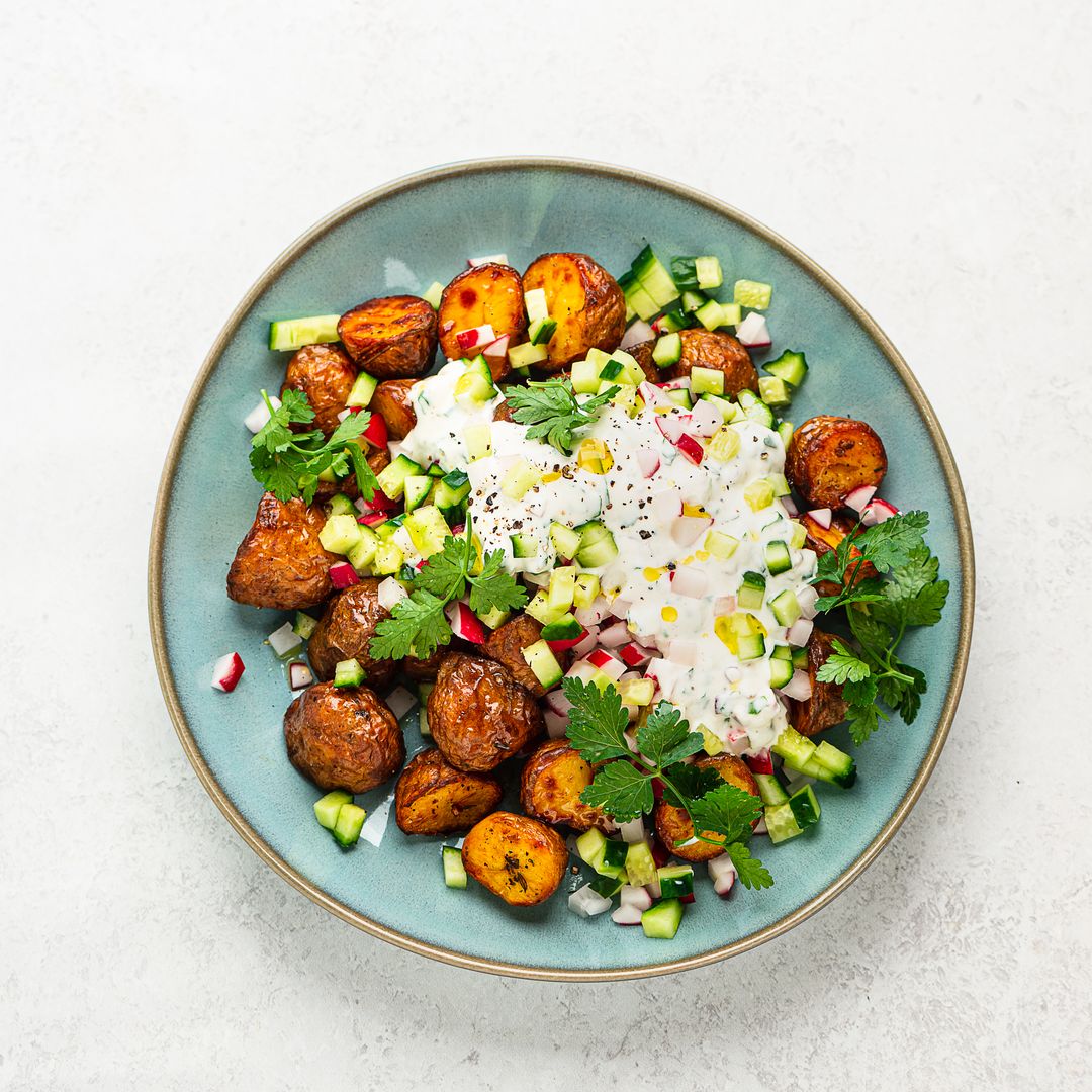 Ensalada de patatas asadas en 'airfryer'