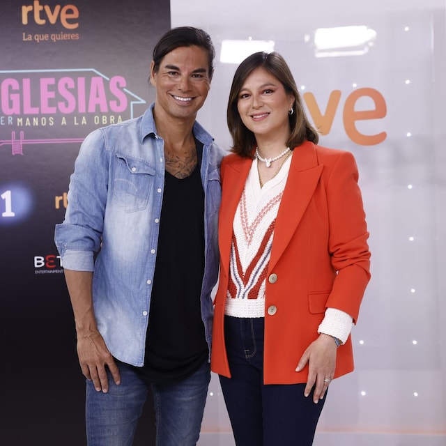 Julio Iglesias y Chabelí Iglesias en el photocall de Los Iglesias: Hermanos a la obra