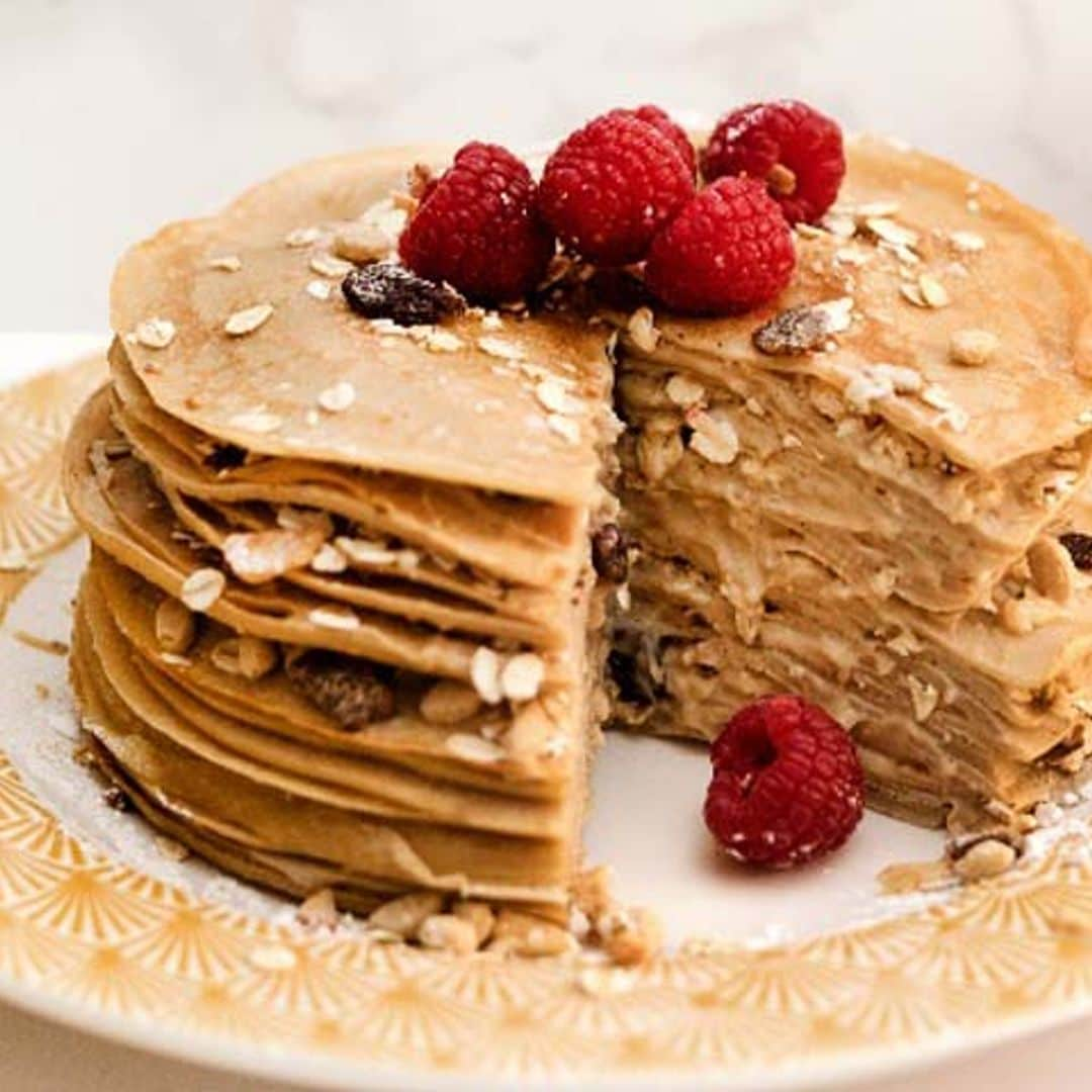 Tarta de 'crêpes' con crema de avena y vainilla