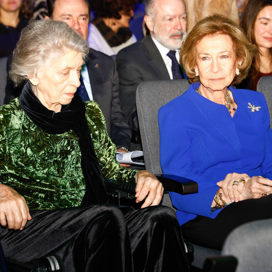 La reina Sofía acude con su hermana Irene de Grecia al concierto navideño 'La música del reciclaje'