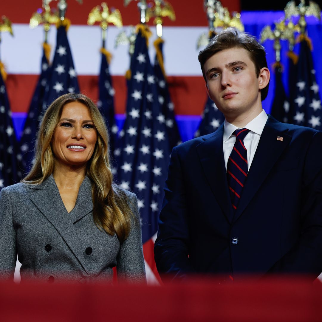 Orgullosa, Melania Trump presume que su hijo Barron votó por primera vez