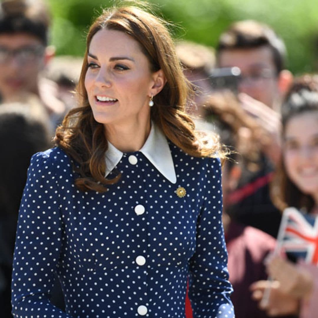 Kate Middleton vuelve a reciclar la prenda estampada que adoran las reinas