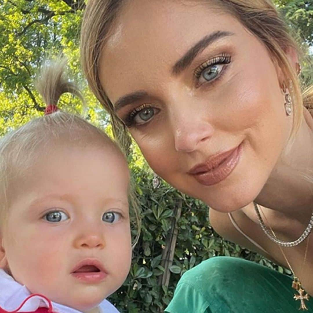 Chiara Ferragni presume orgullosa de los primeros pasos de su hija Vittoria, ¡qué monada!