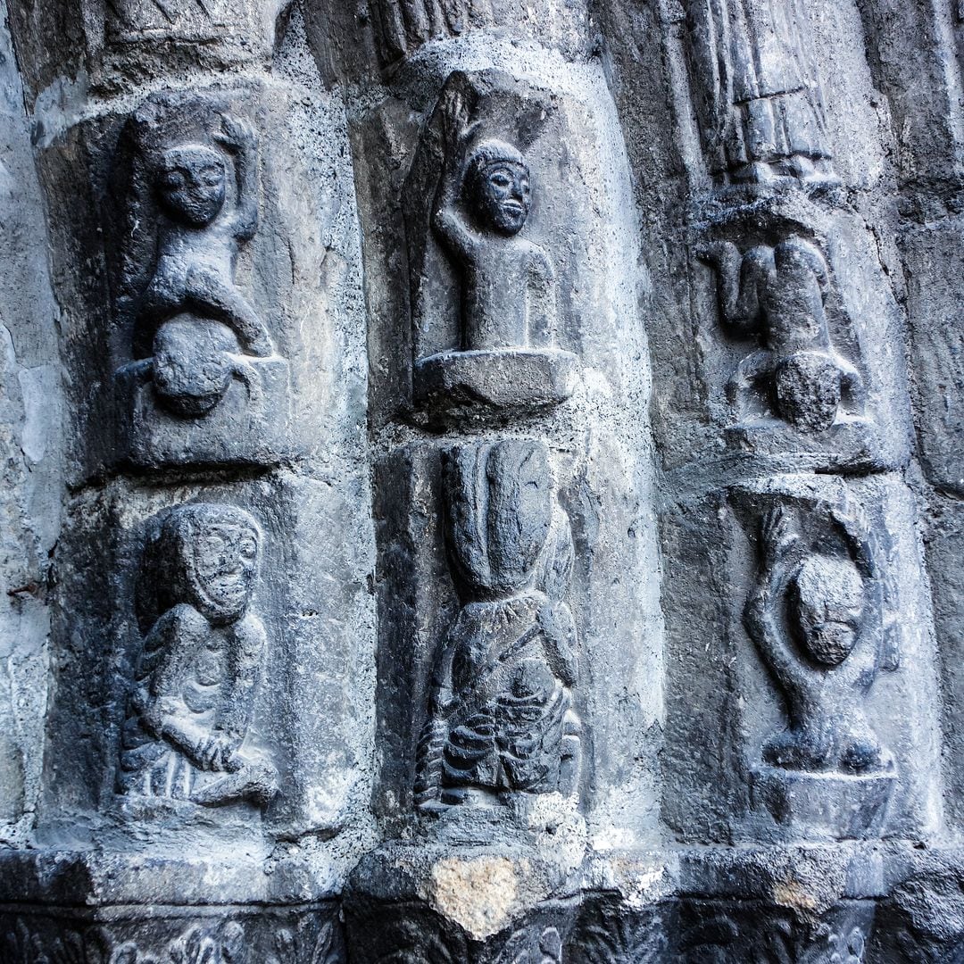 Portada de la iglesia de Sant Miquèu, Vielha, Lleida 