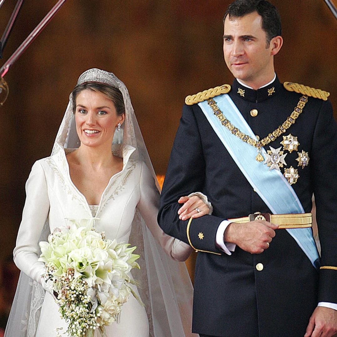 Recordamos el look de Letizia en su boda, del vestido a la tiara y todos los detalles