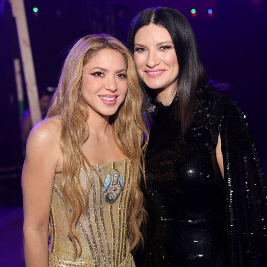 La charla entre bambalinas de Shakira y Laura Pausini, las grandes triunfadoras de los Grammy Latinos