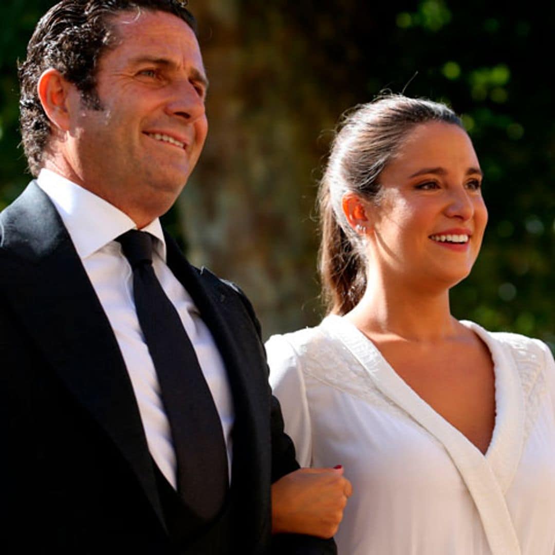 Sencillo y romántico: el vestido de novia de Marta Pombo al detalle