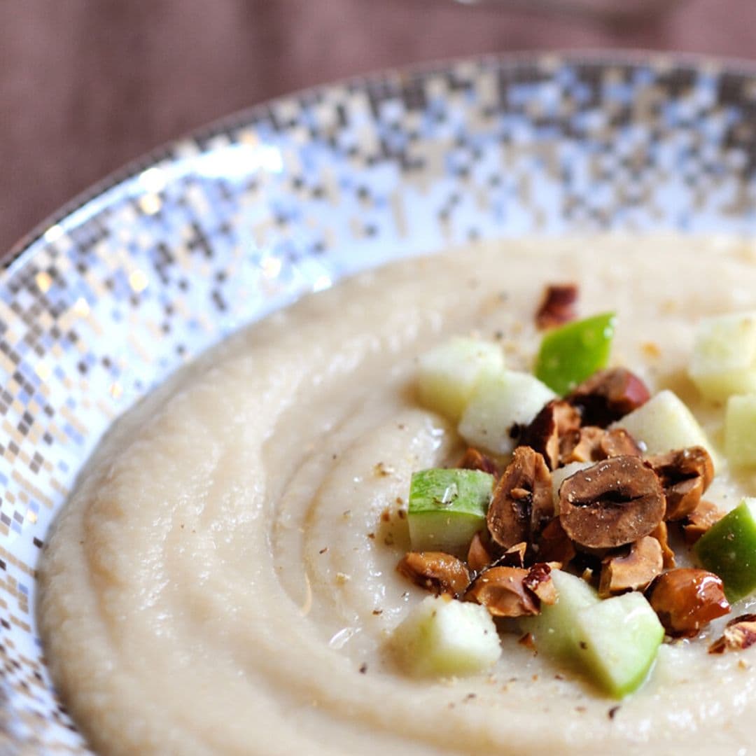 Puré de apionabo con manzana verde y avellanas