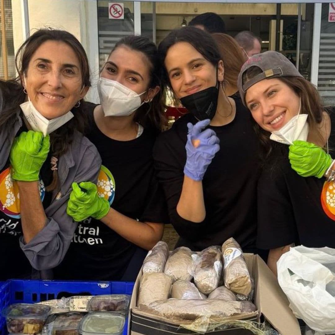 Rosalía se suma a los voluntarios para ayudar a los afectados por la DANA en Valencia