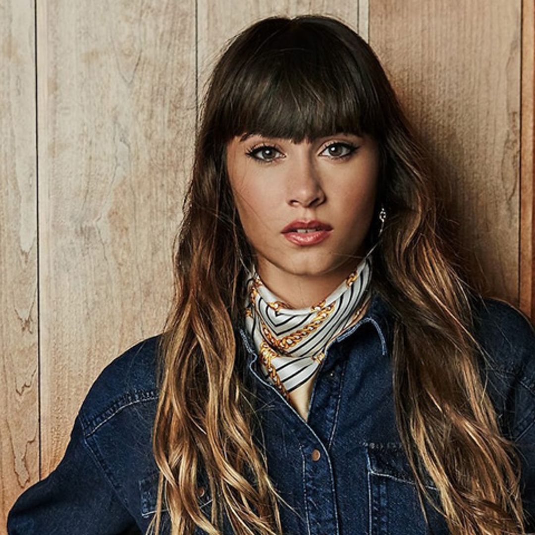 Aitana y el look denim que funciona a los 20, 30 y 40