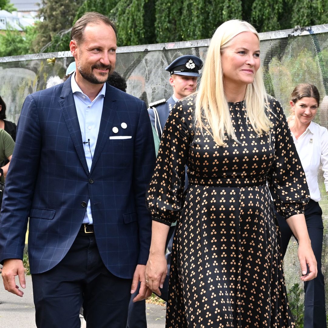 Haakon y Mette-Marit de Noruega hablan tras la primera fiesta preboda de la princesa Marta Luisa