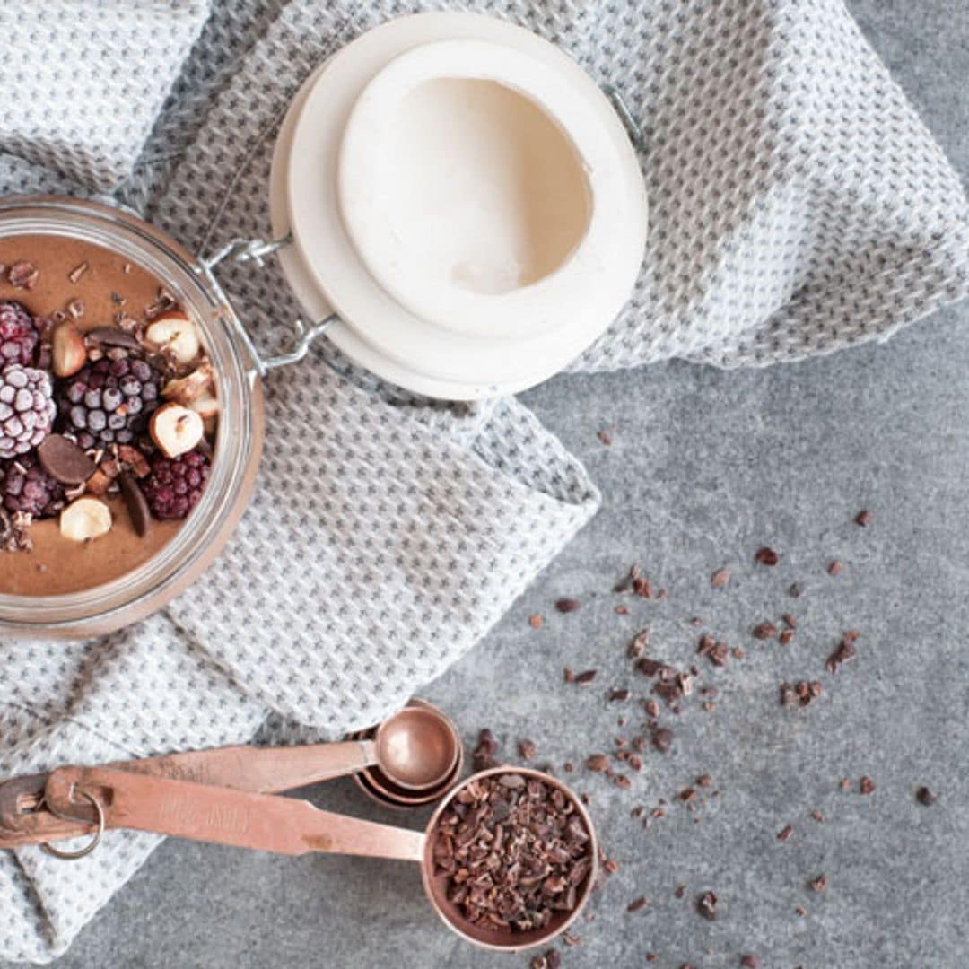 Crema de chocolate y café con frutos rojos