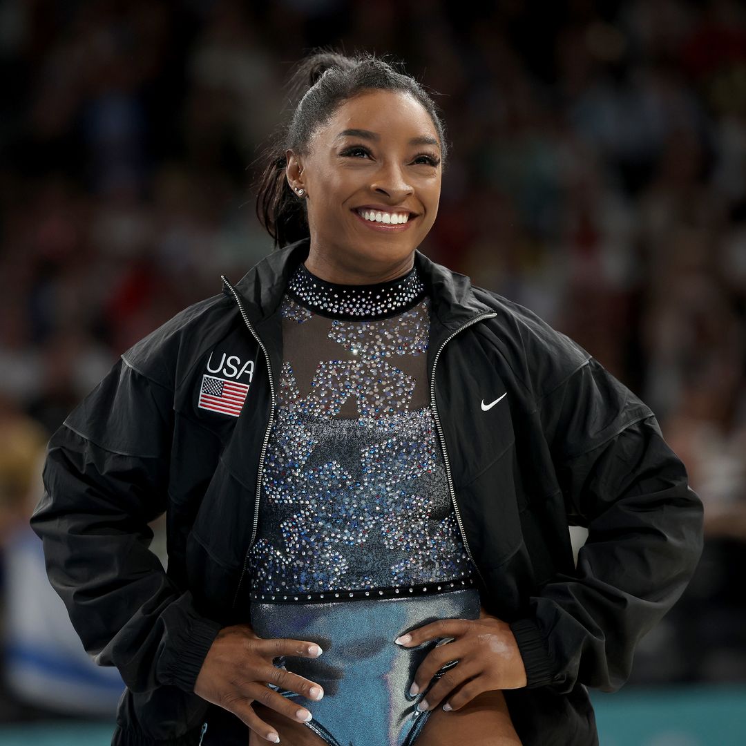 Simone Biles brilla en las Olimpiadas con un leotardo cubierto de cristales Swarovski