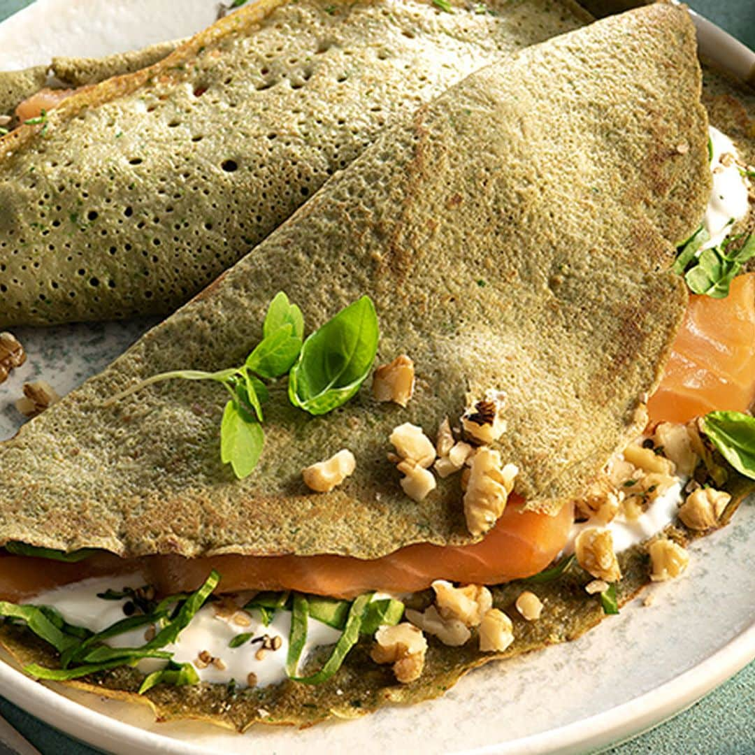 Crepes de espinacas, salmón y nueces