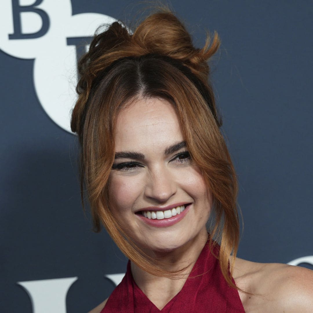 El vestido rojo 'vintage' de Lily James que también llevaría Carlota Casiraghi