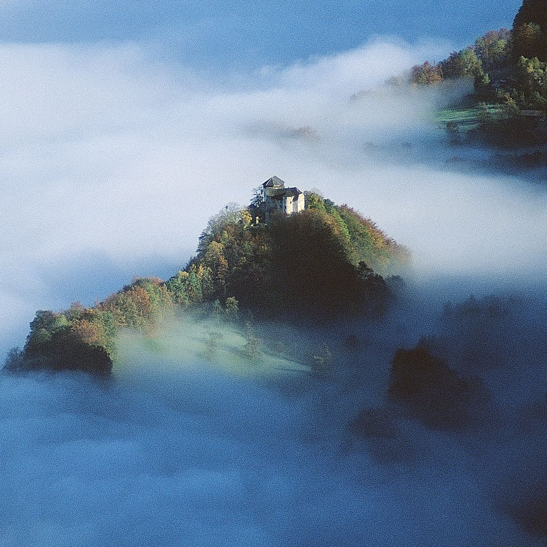 Vista de la ubicación del castillo Glopper (también conocido como castillo de Neu-Ems) en Austria