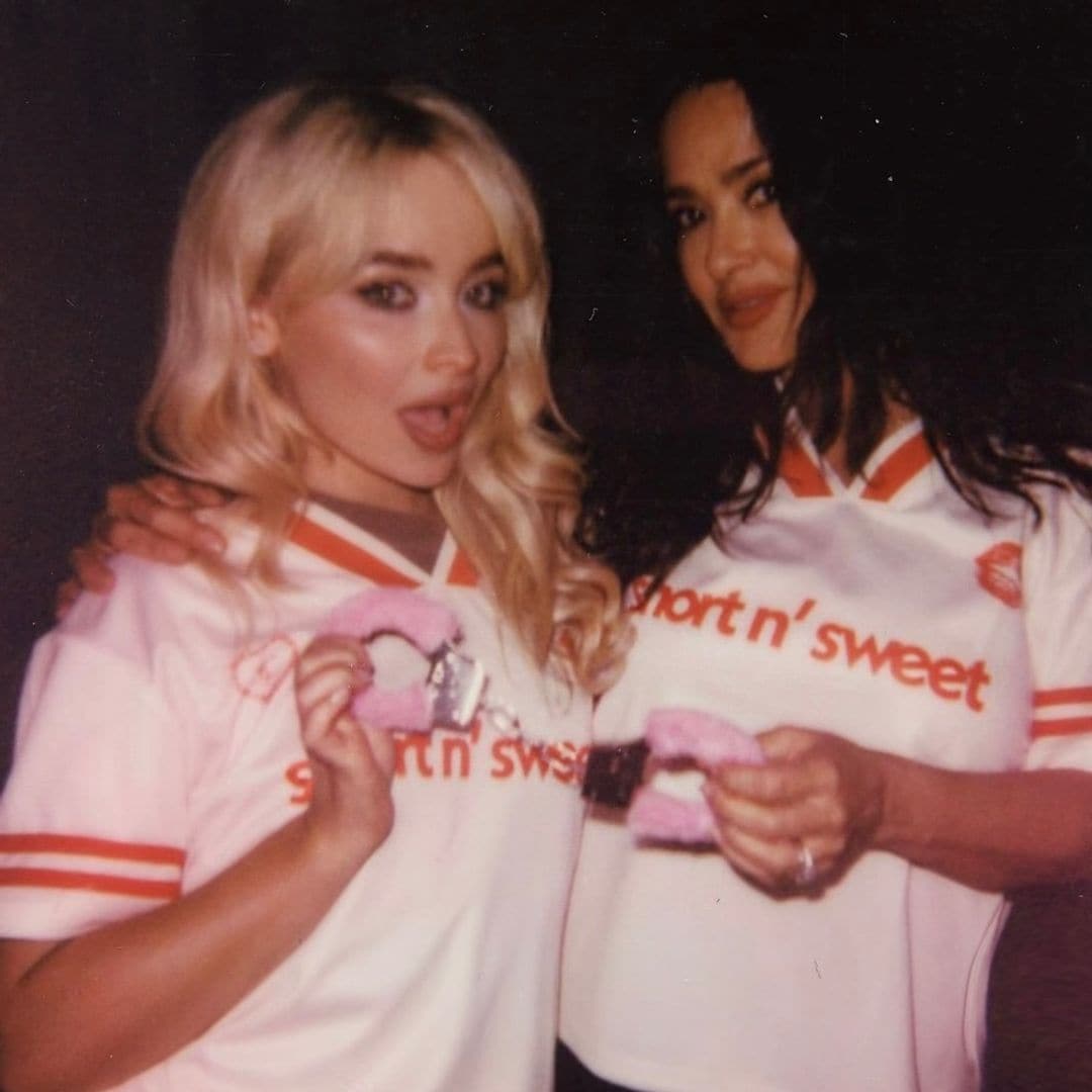 Sabrina Carpenter 'arresta' a Salma Hayek durante su concierto en Londres