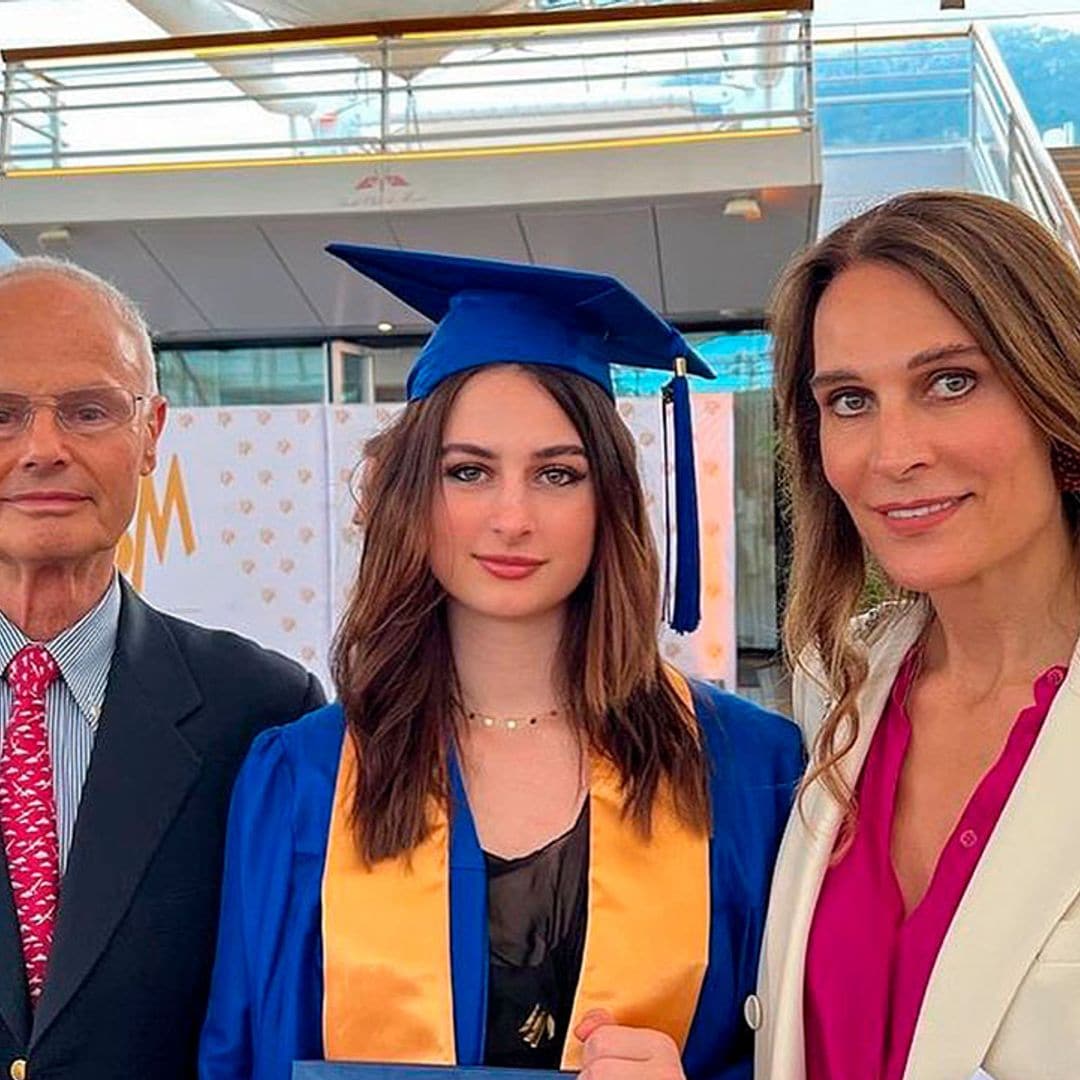 Eulalia de Orleans-Borbón, ahijada de don Juan Carlos, celebra su graduación en Mónaco rodeada de su familia