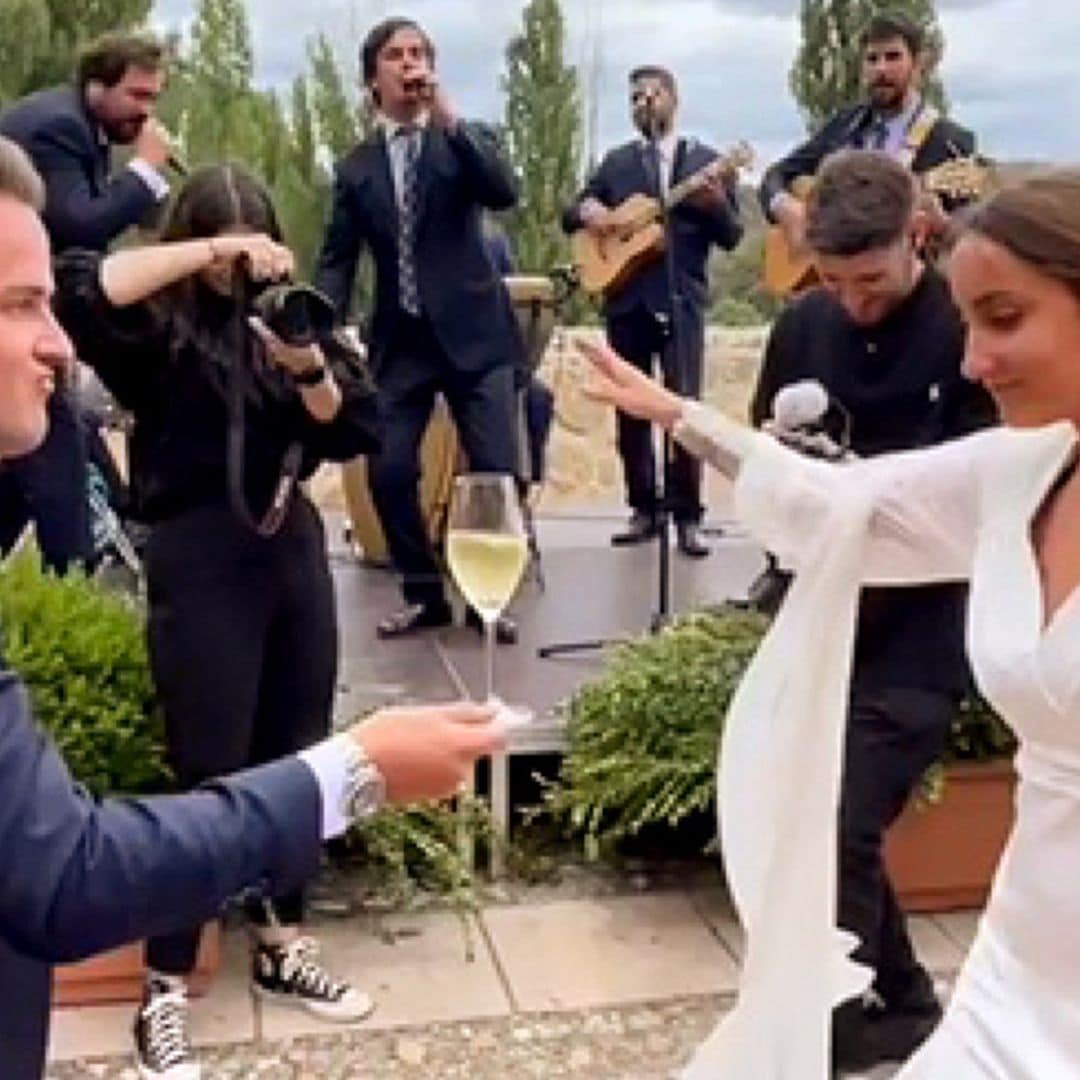 ¡Baile, mucho ritmo y el novio en plan showman! La divertidísima celebración de la boda de Lucía Pombo