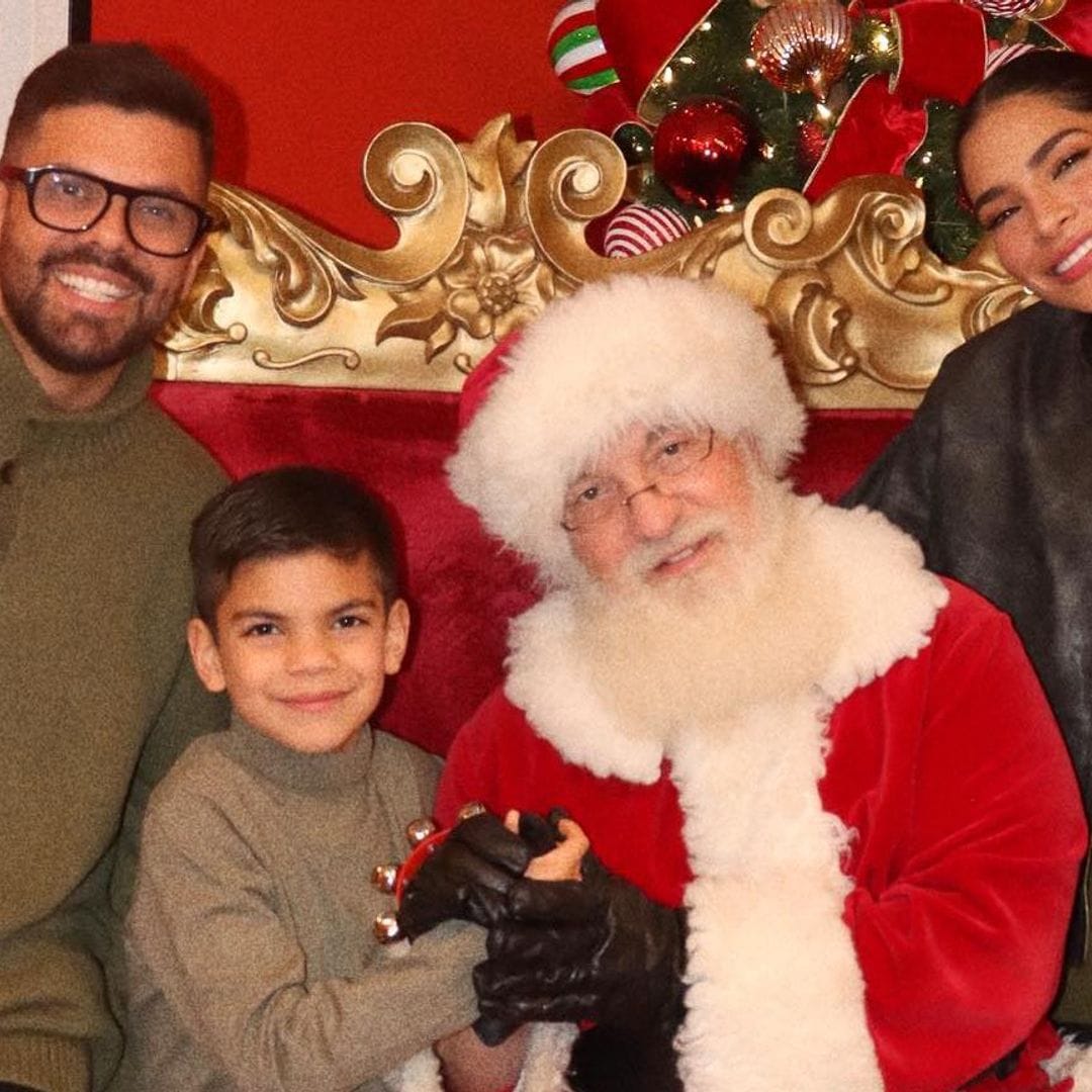 Alejandra Espinoza comparte su entrañable posado navideño en familia