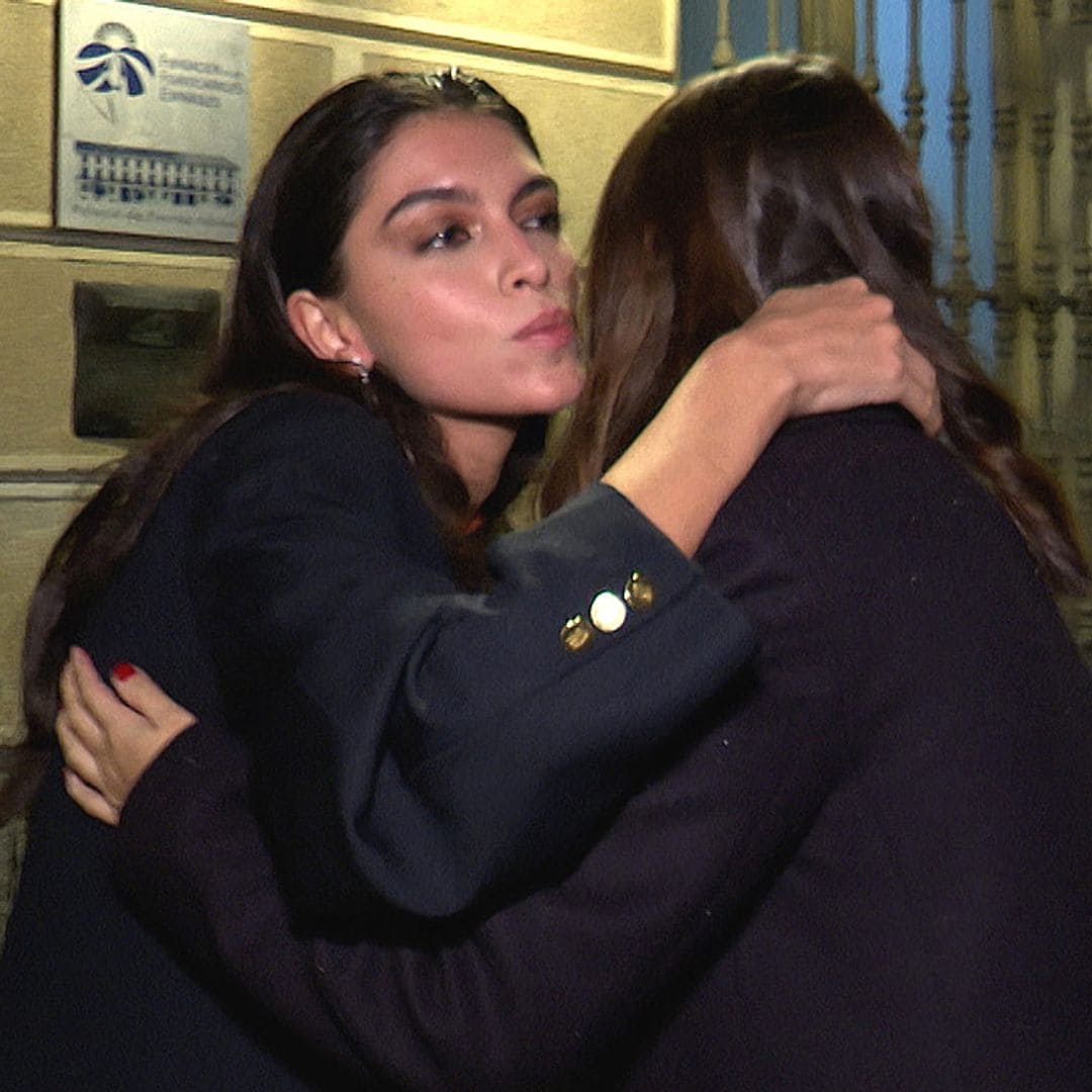 El abrazo que demuestra la buena relación entre Cayetana y Lucía Rivera