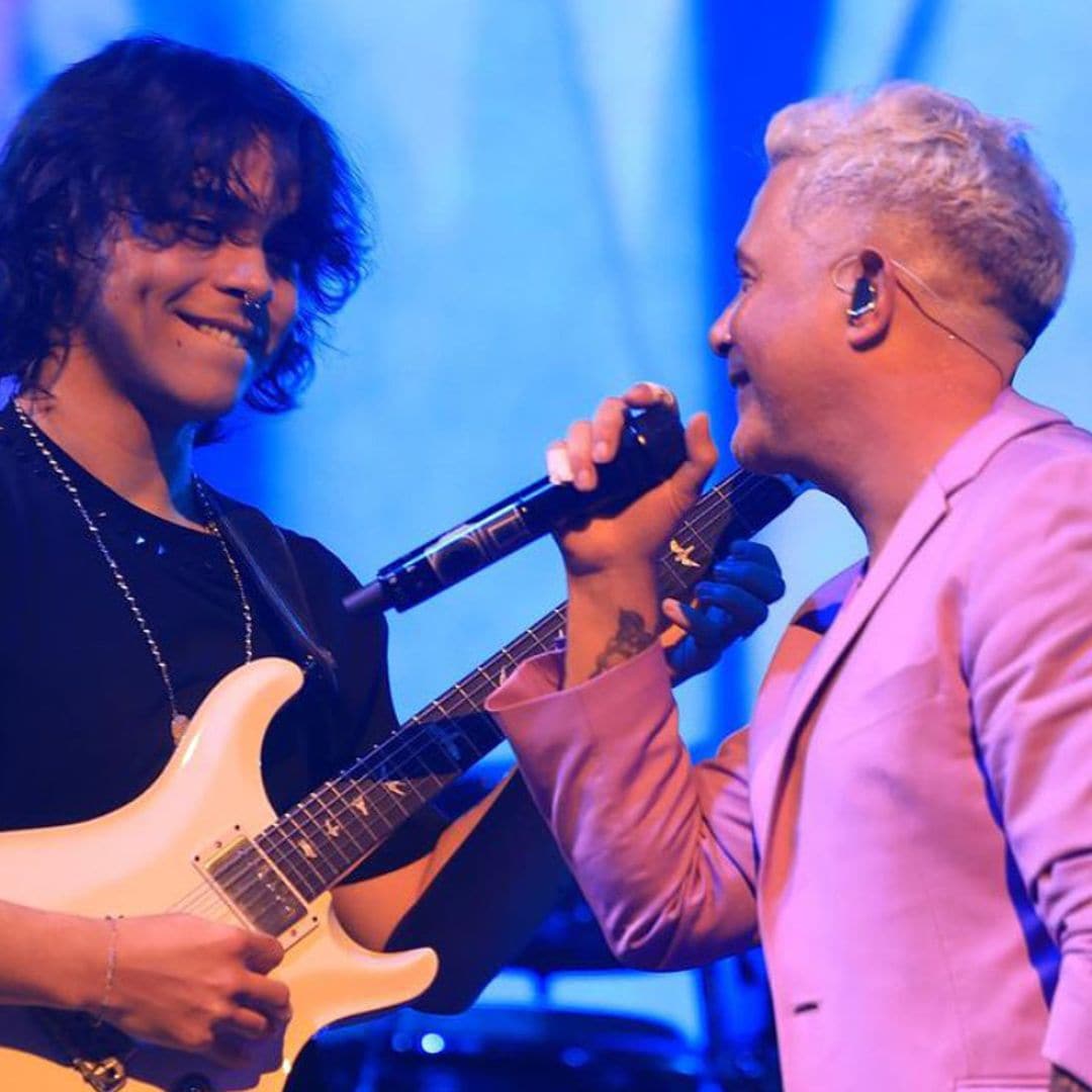 El momentazo de Alexander, hijo de Alejandro Sanz, tocando junto a su padre en el escenario