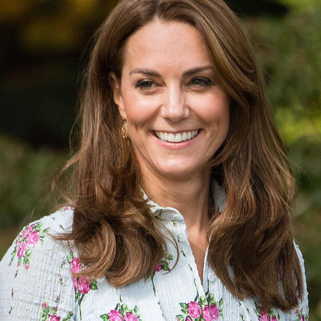 El vestido básico de Kate Middleton para el otoño: largo, floral, ¡y fluido!