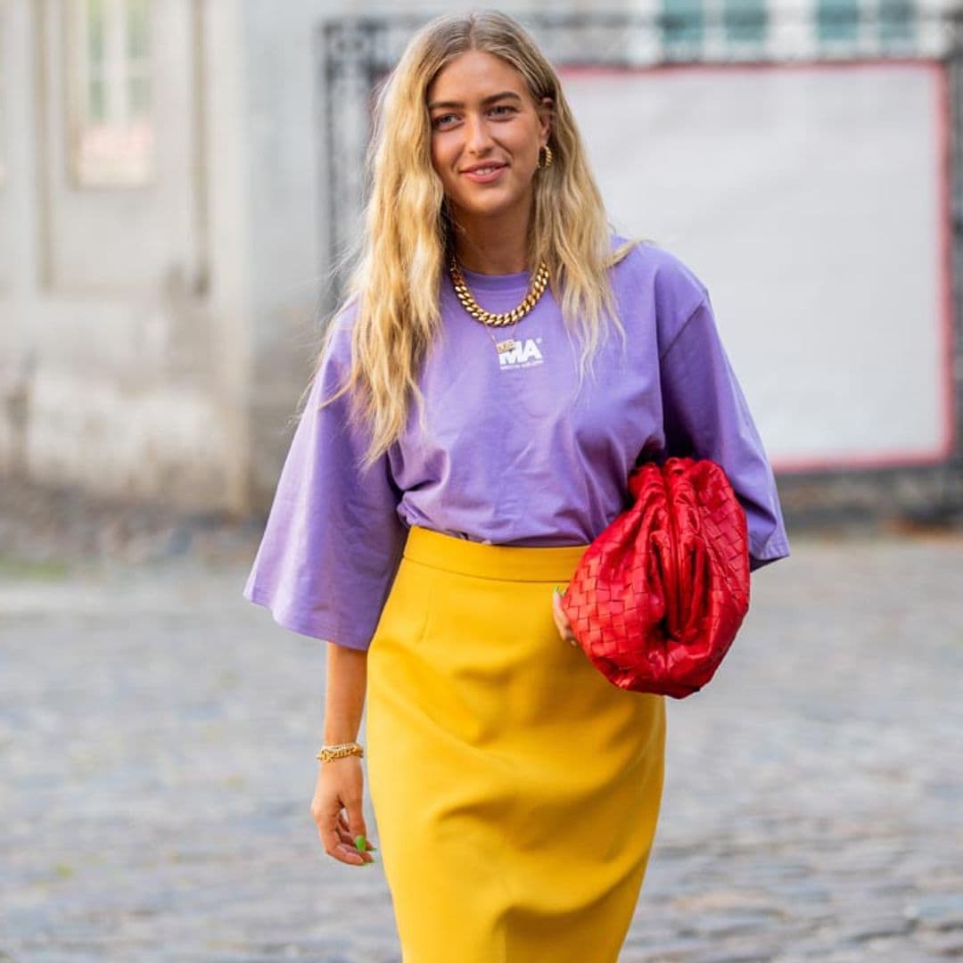 Bolsos de colores muy especiales con los que tu look de siempre parece nuevo 😉