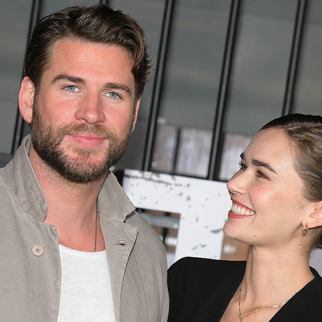 Gabriella Brooks no puede dejar de mirar a su novio, Liam Hemsworth, ¡y no nos extraña!