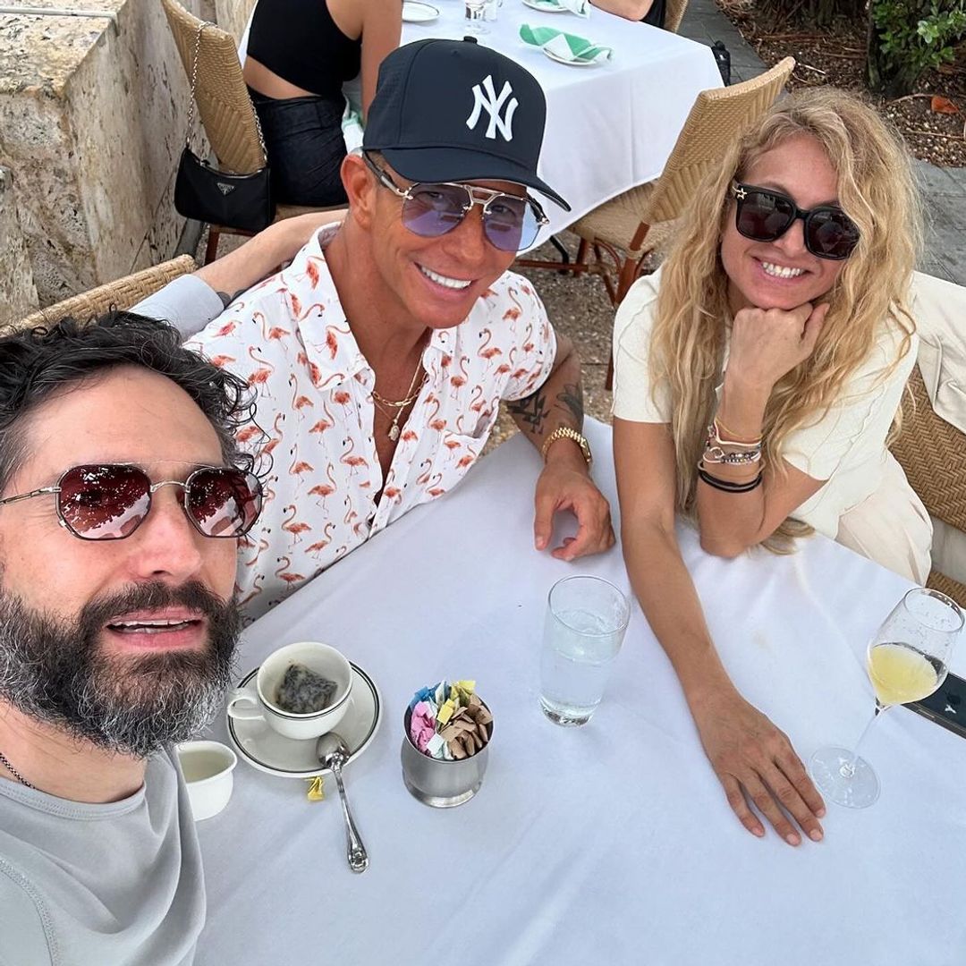 ¡Reencuentro de Timbiriche! Erik Rubín presume foto junto a Paulina Rubio y Benny Ibarra