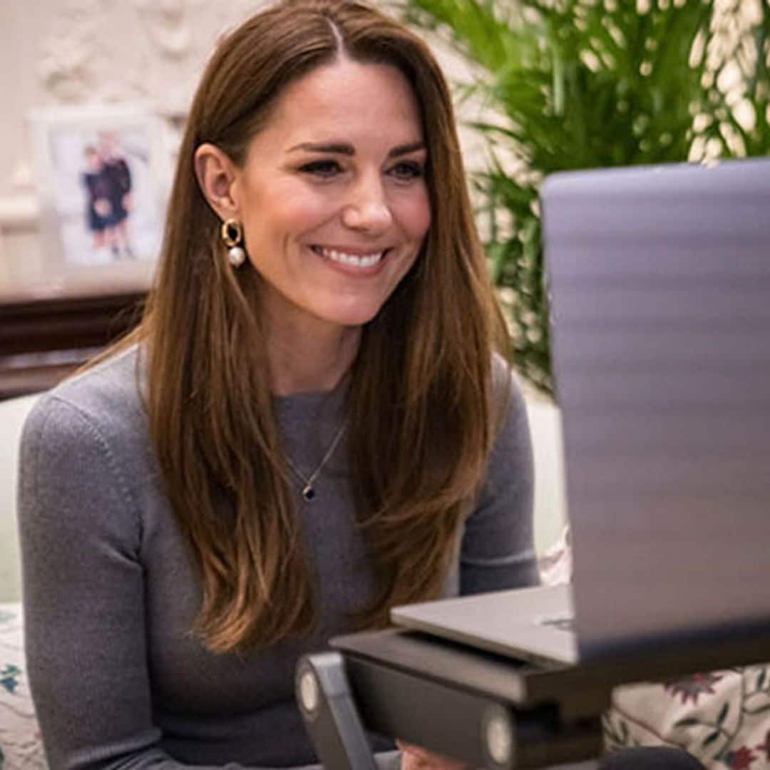 Trabaja cómoda en casa con un soporte para el portátil como el que usa Kate Middleton