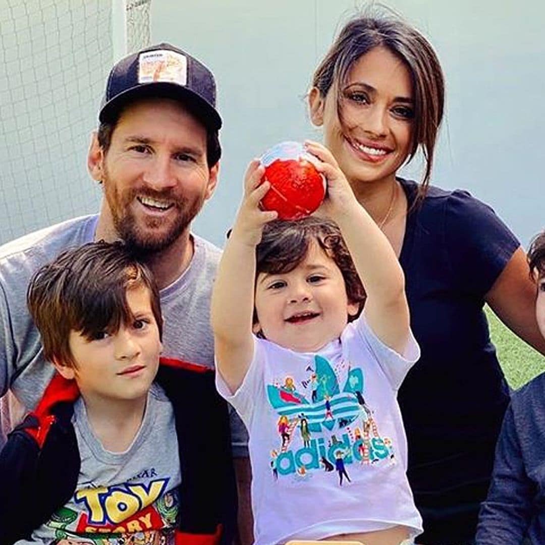 Leo Messi y Antonela Roccuzzo reaparecen presumiendo de sus tres hijos tras los difíciles días del jugador